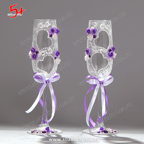 Свадебные бокалы с гравировкой для свадьбы в сиреневом цвете